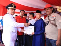 Bupati Sukiman Serahkan Hadiah Lomba Adzan Hasil Kerjasama GWI dan Pemkab Rohul