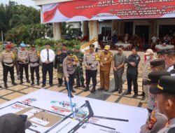 Geruduk Kantor KPUD Rohul, Tim Raimas Tembakkan Flash Ball, Massa Berlarian, Terjatuh Dan Terinjak-injak