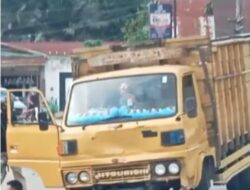 Mobil Truk Di Duga Melangsir Penimbunan Minyak. Tabrak Pengendara Motor, Korban Luka Parah