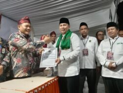 Bikin Merinding‼️Ribuan Masa Antarkan Paslon H Indra Gunawan-Abdul Haris Ke Kantor KPUD Rohul