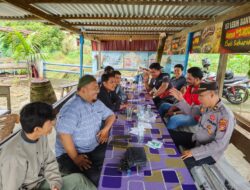 Wujudkan Pilkada Damai, Personil Sat Binmas Polres Rohul Coolling System Dengan Masyarakat Pematang Berangan