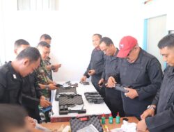 LAKSANAKAN PERAWATAN SENJATA API, LAPAS PASIR PENGARAIAN BERSINERGI DENGAN KORAMIL 02 RAMBAH