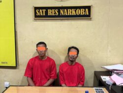 Dua Pria Tak Berkutik Saat Diamankan Personil Sat Resnarkoba Polres Rohul Dalam Kasus Sabu 10,93 Gram