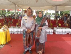 Camat Rambah Samo Hadirin Upacara Di Halaman Kantor Bupati Dalam Rangka Memperingati HUT Kabupaten Rokan Hulu Yang Ke 25 Tahun.