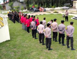 Ipda Jonnes Kapolsek Rambah Hilir, Pimpin Apel Pastikan Pengamanan Perayaan Misa Natal 2024.