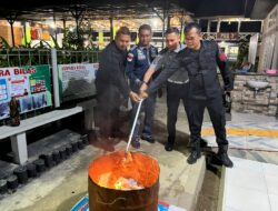 Tidak Luput, Ka.KPLP Lapas Pasir Pangarayan Geledah Kamar Hunian Warga Binaan di Malam Hari