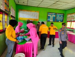 Polres Rokan Hulu Gelar Program Pemberian Makan Siang Bergizi Gratis Untuk Anak Sekolah