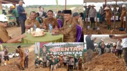 Kepala Desa Teluk Aur Muslim SH, Menghadiri Pelaksanaan Penanaman Jagung Serentak 1 Juta Hektar, Bertempat Di PT Sawit Asahan Indah (SAI).