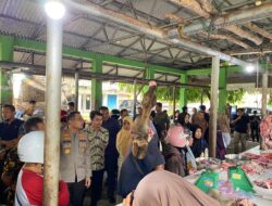 Jelang bulan Suci Ramadan 1446 H, Kepala Kepolisian Resor Bangka Barat, Bersama Rombongan Melakukan Inspeksi Mendadak (Sidak) Bahan Pokok Dan Agen Sembako Di Pasar Kota Mentok.