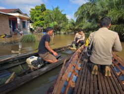 Upika Tapung Hilir Terobos Genangan Banjir, Tinjau Langsung Lokasi dan Bahas Langkah Penanganan Warga Terdampak!