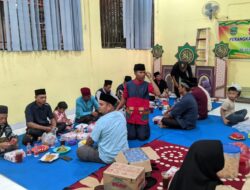 Kepdes Teluk Aur Muslim SH, Gelar Ajak Seluruh Pemdes  Dan Staf Buka Puasa Bersama pada 08 Maret 2025.