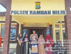 TRLK-25 – Polsek Rambah Hilir Pererat Silaturahmi Dengan Penyerahan Al-Quran Kepada Perwiritan Simpang Semangka