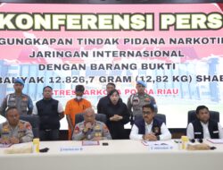 Polda Riau Tangkap Kurir Narkoba Jaringan Internasional, dengan barang bukti 12,8 Kg Sabu
