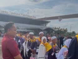 Kalapas Pasir Pangaraian Bersama Forkopimda Lepas Keberangkatan Jamaah Haji Rohul