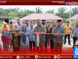 Pemkab Rokan Hulu Teken MoU dengan Universitas Rokania dan Resmikan Gedung Perpustakaan Baru