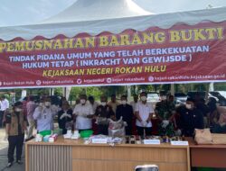 Wujud Sinergi, Lapas Pasir Pangarayan Ikut Serta Pemusnahan Barang Bukti di Kejari Rokan Hulu