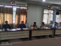 Pimpinan Perusahaan PT KSM, Tulus Osin Bagariang Hadiri (RDP) Bersama Komisi III DPRD Rohul.