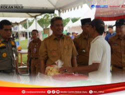 Pastikan Aman dan Lancar Bupati Rohul Anton Turun Langsung Cek Stand Bazar UMKM