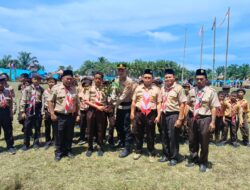 Tutup Secara Resmi Perkemahan Sumpah Pemuda VI, Kapolsek Rambah Samo Bagikan Hadiah Berupa Tanam Pohon