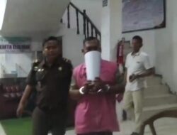 Kejari Rohul Dr,Rabani Meryanto Halawa, Bersama Kasi Intel di Dampingin Kasi Pidsus Menetapkan Kasus Pidana Korupsi Pendapatan Aset Desa.