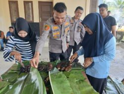 Kapolsek Rambah Samo Bakar ikan bersama Puluhan Insan Pers Sambut HPN Ke-80 dan Bulan Ramadhan
