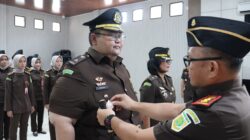 Kejari Rohul Lantik Kasi Pidum dan Kasi Pidsus Berjalan Lancar