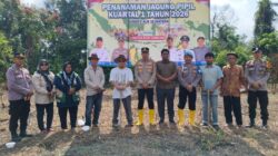 Kapolsek Ipda Sharlose Mesra SH, Bersama Direktur Bumdes Teluk Aur Tanam Jagung Pipil Kuartal 1 Tahun 2026 Berjalan Lancar.