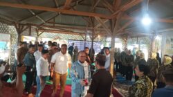 Bupati Algafri dan Kajari Abvianto Syaifulloh Buka Puasa Bersama Warga di Persawahan Pelawan Namag