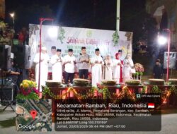 Malam Takbiran 1.800 Peserta Meriahkan Pawai Obor di Islamic Center Rokan Hulu Dipadati Warga.