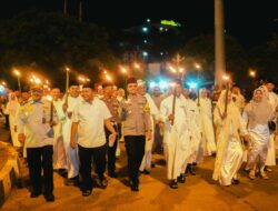 Ribuan Warga Meriahkan Pawai Obor Malam Takbiran di Rokan Hulu, Polres Rohul Kerahkan 128 Personel Pengamanan