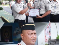 Tingkatkan Kinerja Petugas, Kalapas Pasir Pangarayan Sematkan Pangkat Baru dan Anugerahkan Penghargaan Pegawai Teladan