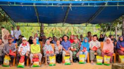 Perkuat Sinergi Cegah Karhutla, Polres Rokan Hulu Edukasi Warga dan Salurkan Bantuan Sembako di Rokan IV Koto