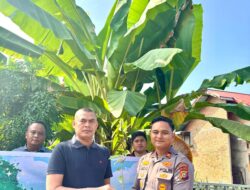 Dukung Program Green Policing, Polsek Bonai Darussalam Pasang Neon Box dan Tanam Pohon Bersama Warga Desa Sontang