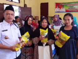 Kepdes Teluk Aur Muslim SH, Monitoring Penyaluran Penerima Bantuan Pangan Tahun 2026.