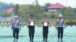 Langgar Kode Etik Polri, Dua Personil Polres Rohul di PTDH di Lapangan Polres Rokan Hulu.