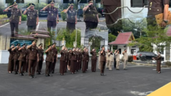 Kejari Rohul Pimpin Upacara Peringati Hari Lahir Pancasila, di Ikuti Seluruh Pegawai di Lapangan Kantor Kejari Rokan Hulu.
