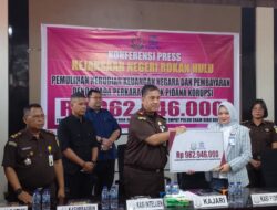 Bantuan Dana BOS SMA N 1 Ujung Batu Tahun 2023/2024, Kejari Rohul Berhasil Pulihkan Kerugian Negara Sebesar 962.946.000 Bersama Denda.