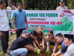 Sambut HUT Bhayangkara ke-80, Polsek Rambah Samo dan Pemdes Teluk Aur, Tanam 100 Pohon, Gaungkan Green Policing