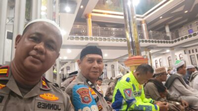 Kapolsek Kepenuhan Bersama Ratusan Warga Melaksanakan Kegiatan Sholat Subuh Berjamaah Sekaligus Berikan Himbauan