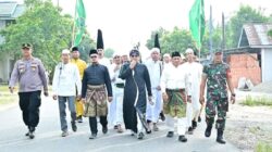 Polsek Kepenuhan Amankan Pawai Semarak Milad Ke-4 Pondok Pesantren Basma Darul ’Ilmi Wassa’adah