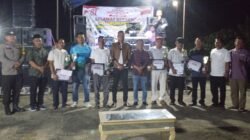 Camat Rambah Samo,Resmi Menutup Turnamen Domino dan Catur di Taja Pemdus Aur Chandra, Desa Teluk Aur.