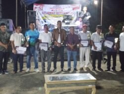 Camat Rambah Samo,Resmi Menutup Turnamen Domino dan Catur di Taja Pemdus Aur Chandra, Desa Teluk Aur.