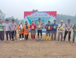 Polsek Rambah Samo, Dukung Ketahanan Pangan Melalui Penanaman Jagung Pipil Kuartal IV di Desa Teluk Aur, Wujudkan Polisi Cinta Petani.